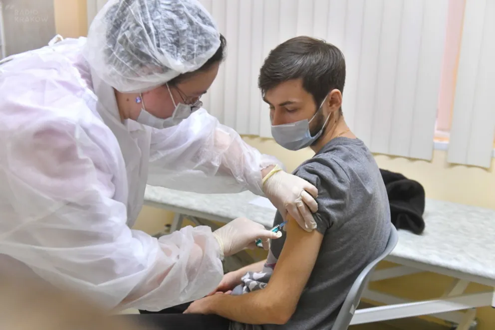 Szczepionka przeciw SARS-CoV-2 dla dzieci? W badaniach brali udział 12-latkowie