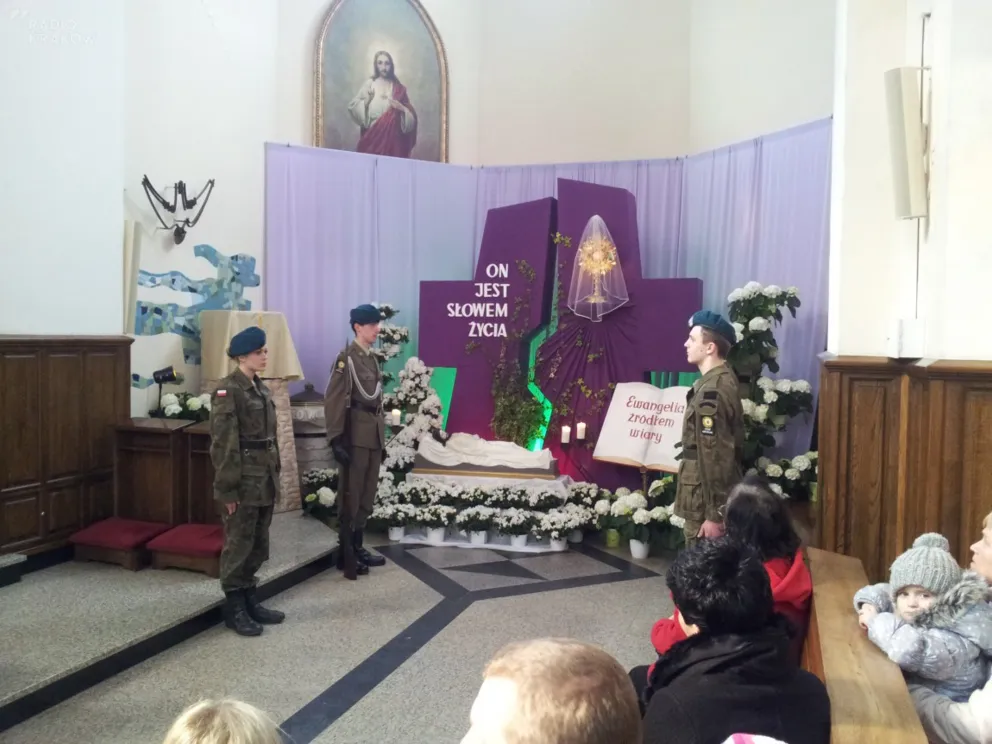 Groby Pańskie w kościołach w Nowym Sączu