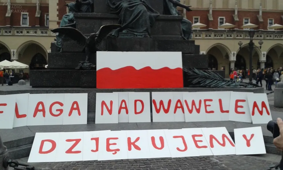 Flaga nad Wawelem. Krakowianie dziękują,  fot. Teresa Gut