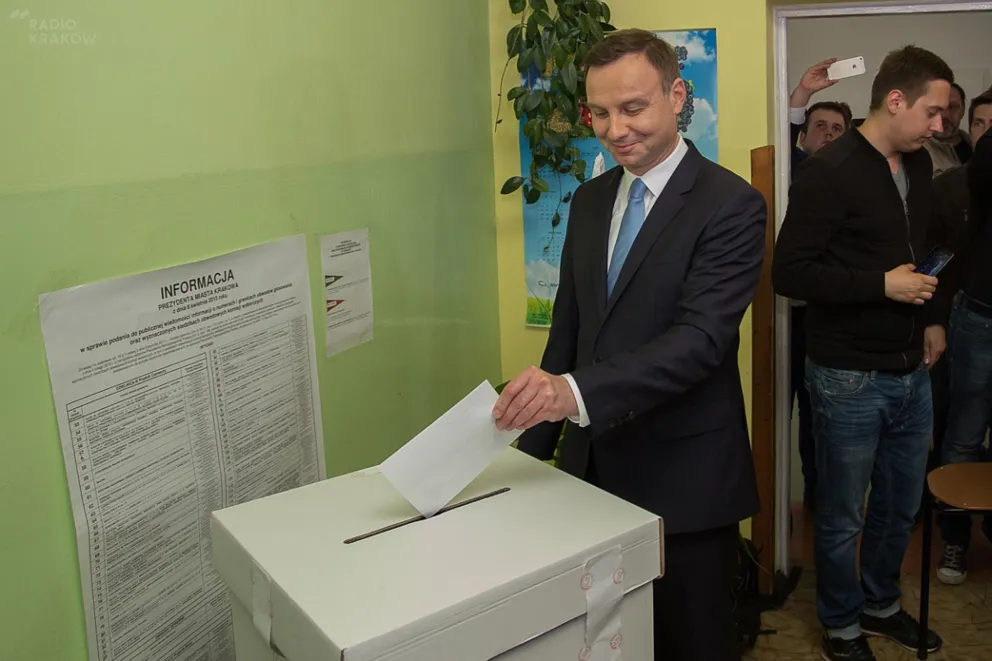 Andrzej Duda głosuje z rodziną 