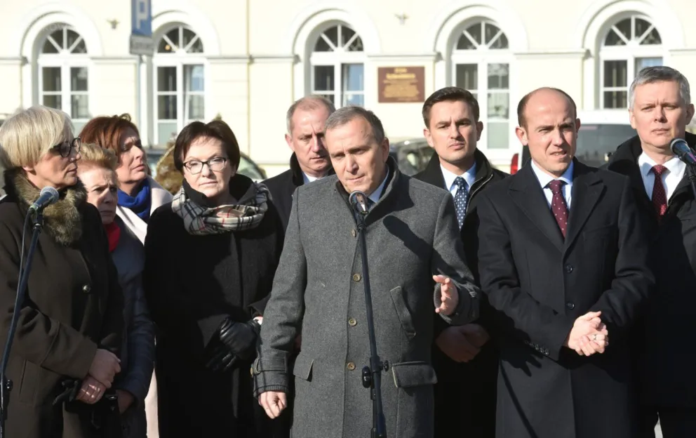 Politycy PO spotkali się przed sądem w Oświęcimiu, do którego ma trafić sprawa Sebastiana K.