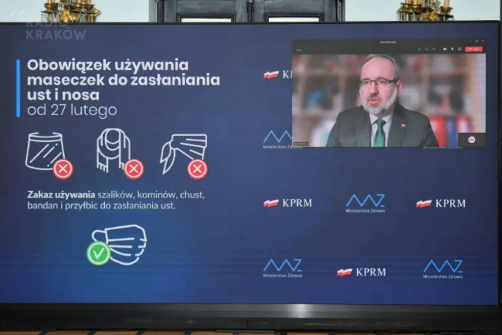 Minister Adam Niedzielski: Obowiązkowe maseczki, kwarantanna po powrocie z Czech i Słowacji, na Warmii i Mazurach regulacje dyscyplinujące
