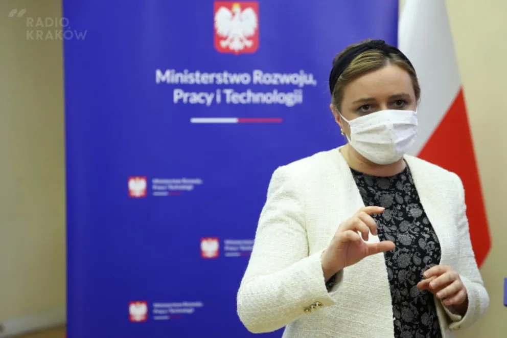 Rząd rozważa poszerzenie liczby branż objętych wsparciem z powodu pandemii