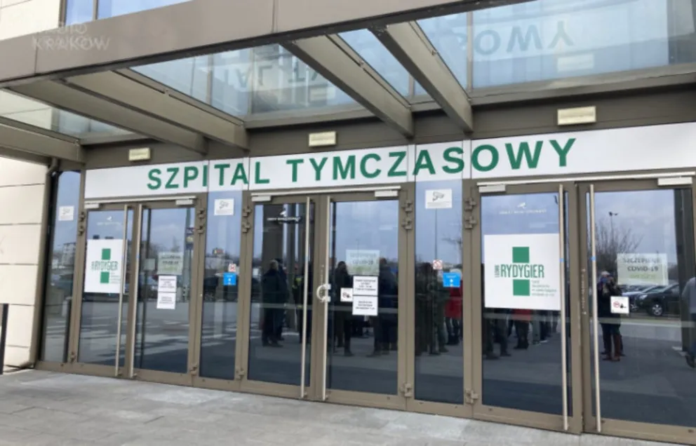 W małopolskich szpitalach uwalniane są covidowe łóżka