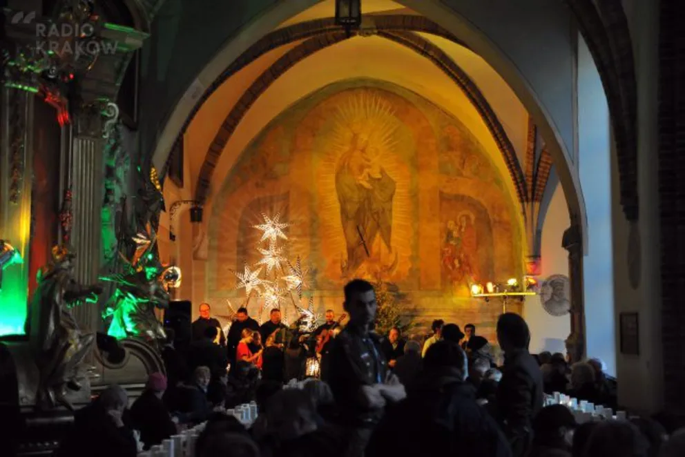 Wigilia dla bezdomnych u Franciszkanów 24.12.15 - Fot. Marek Lasyk