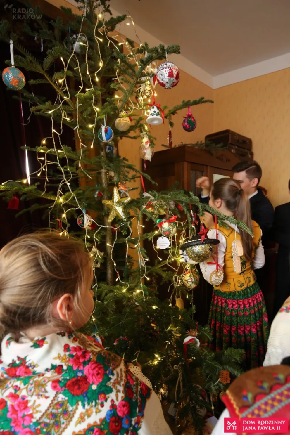 Tatrzańska choinka stanęła w Domu Rodzinnym Jana Pawła II