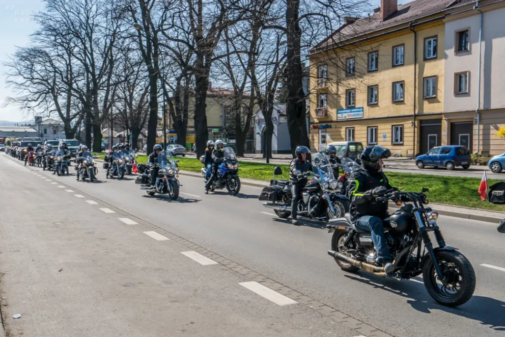 Marsz wsparcia dla dzieci chorych na autyzm w Nowym Sączu