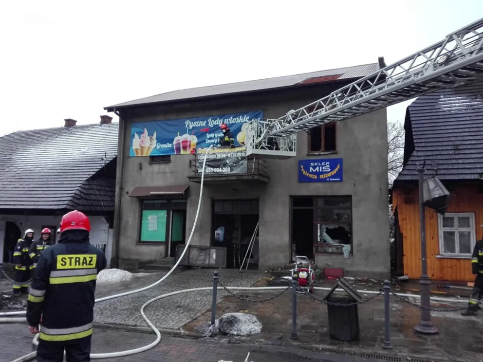 Pożar na zabytkowym rynku w Lanckoronie. ZDJĘCIA
