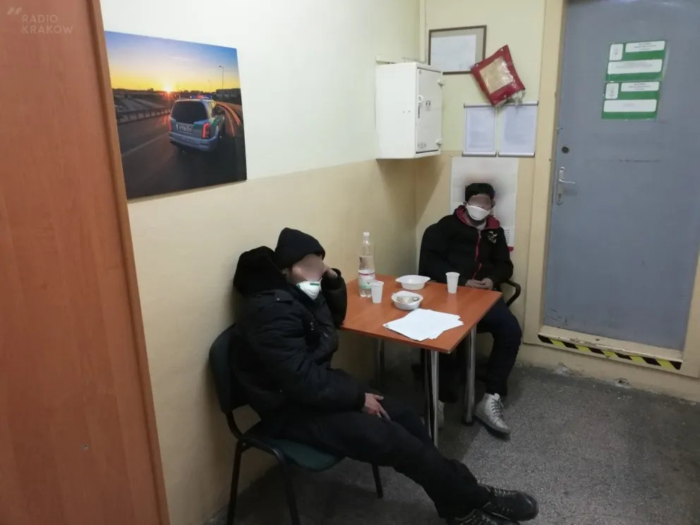 Strażnicy graniczni zatrzymali dwóch nielegalnych imigrantów