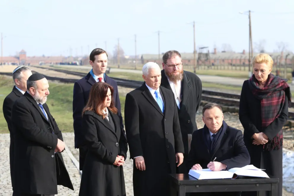 Mike Pence: Niech Auschwitz przypomina wszystkim, że milczenie w obliczu zła to zgoda na jego triumf