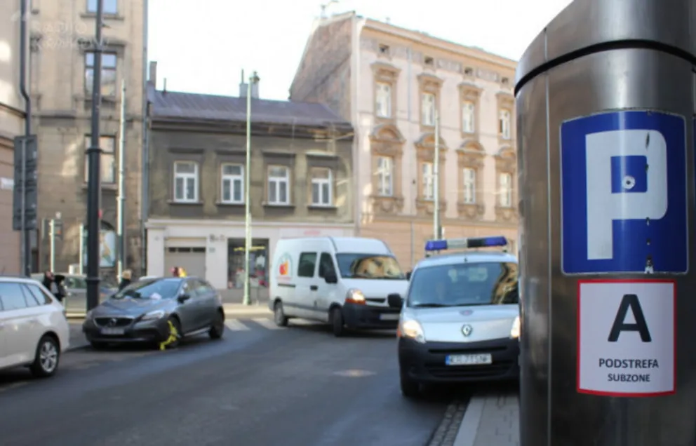 Kraków: przedłużenie braku opłat w strefie płatnego parkowania do 11 kwietnia