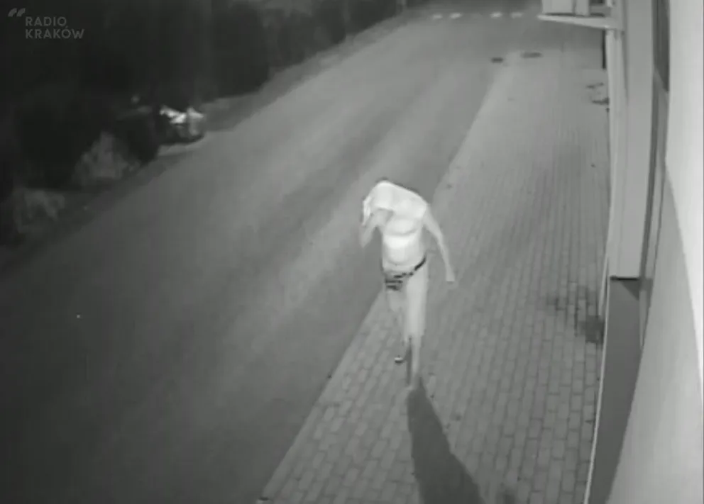 Andrychów: Apel o pomoc w identyfikacji mężczyzny, który może mieć związek z podpaleniem