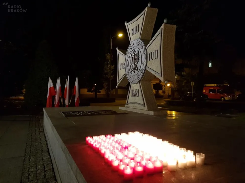 Mieszkańcy Oświęcimia punktualnie o 4:45 oddali hołd ofiarom II wojny światowej
