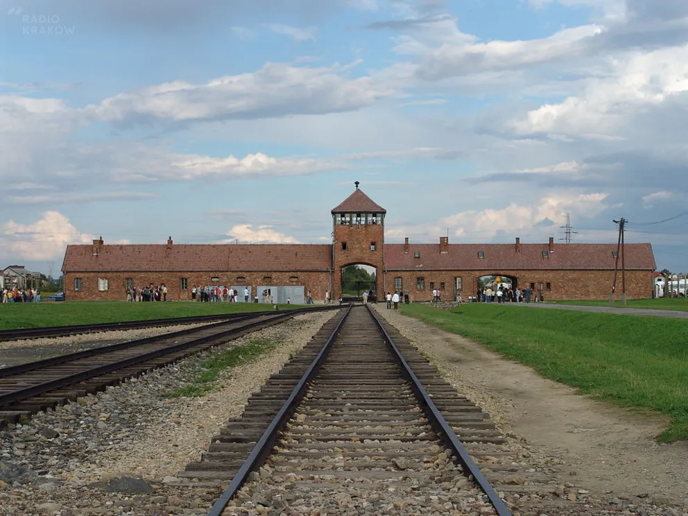 Otwarcie drogi, która odsunie ruch od bramy b. obozu Birkenau w październiku