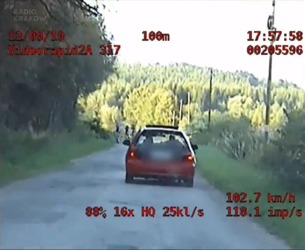 Grupa SPEED ścigała pirata drogowego z Krzeszowic. WIDEO