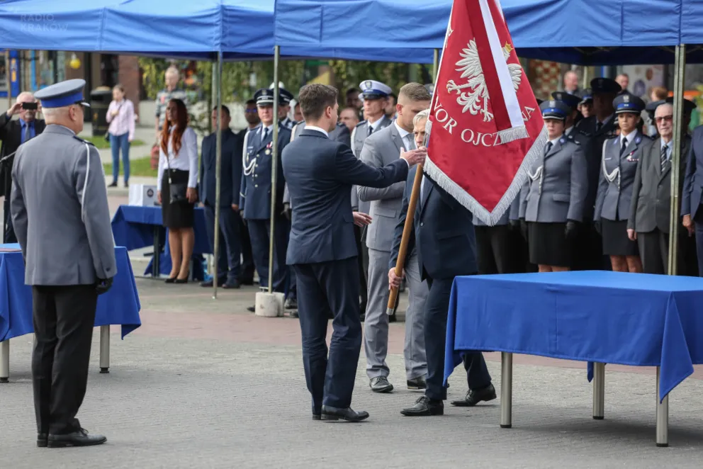 Komenda Powiatowa Policji z Oświęcimia otrzymała sztandar