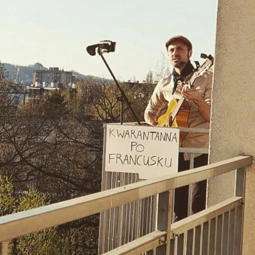 Recitale z balkonu - "Kwarantanna po francusku"  Francois Martineau