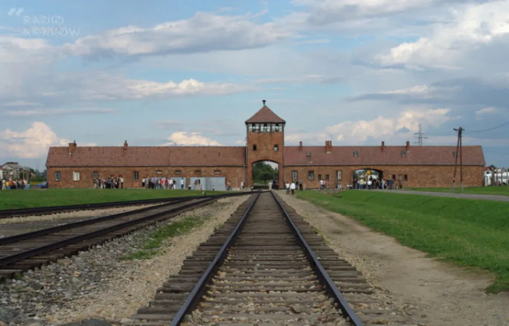 Droga odsuwająca ruch aut od b. obozu Birkenau jest gotowa. Wkrótce będzie przejezdna