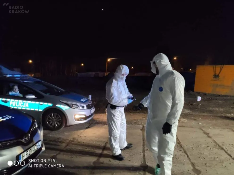 Operator nie chciał wyjść z dźwigu i straszył koronawirusem
