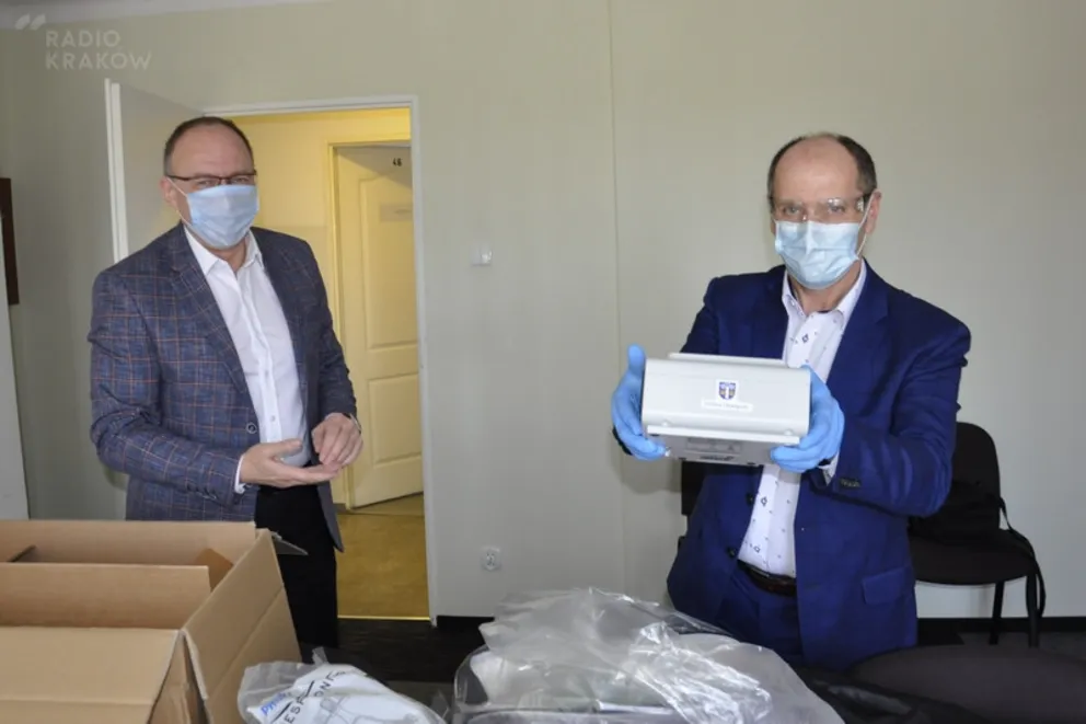 Miasto oraz gmina Oświęcim przekazują sprzęt dla miejscowego szpitala