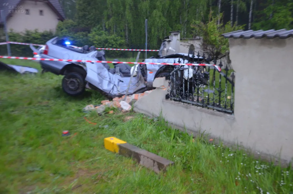 Wypadek  w Bukownie. Nie żyje 20-letni kierowca