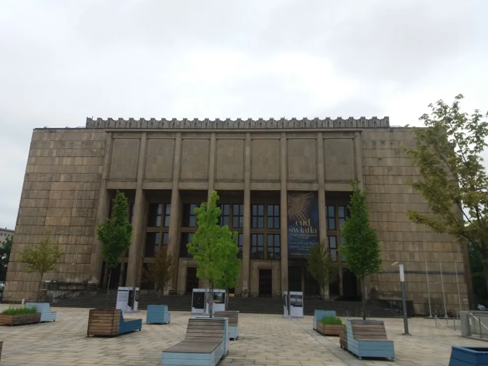 11 pracowników muzeum zakażonych koronawirusem, u 49 testy ujemne