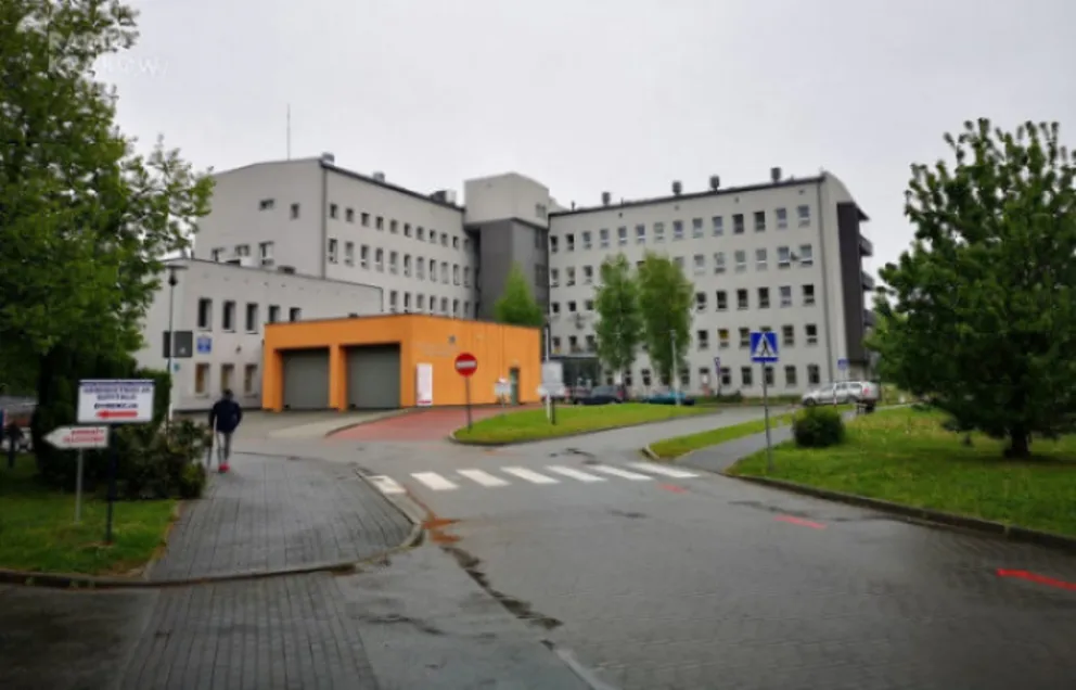 Szpital powiatowy w Oświęcimiu wstrzymał przyjęcia pacjentów na trzy oddziały wewnętrzne