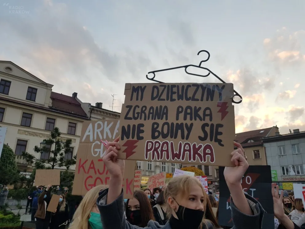 Około tysiąca osób wzięło udział w Strajku Kobiet w Wadowicach. Apel wicewojewody