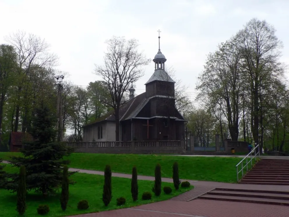 Konserwatorzy restaurują późnobarokowe ołtarze z kościoła w Grojcu