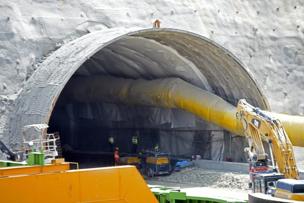 Budowa drogi S-7 w Skomielnej Białej i w tunelu w Naprawie