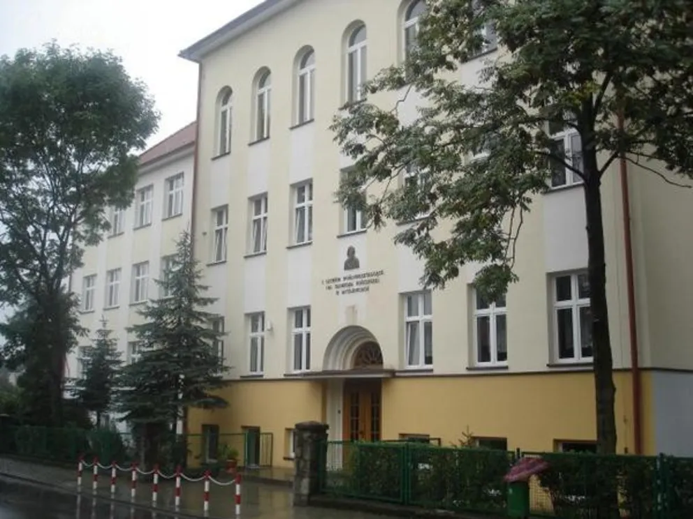 I Liceum Ogólnokształcące w Myślenicach przechodzi na naukę zdalną