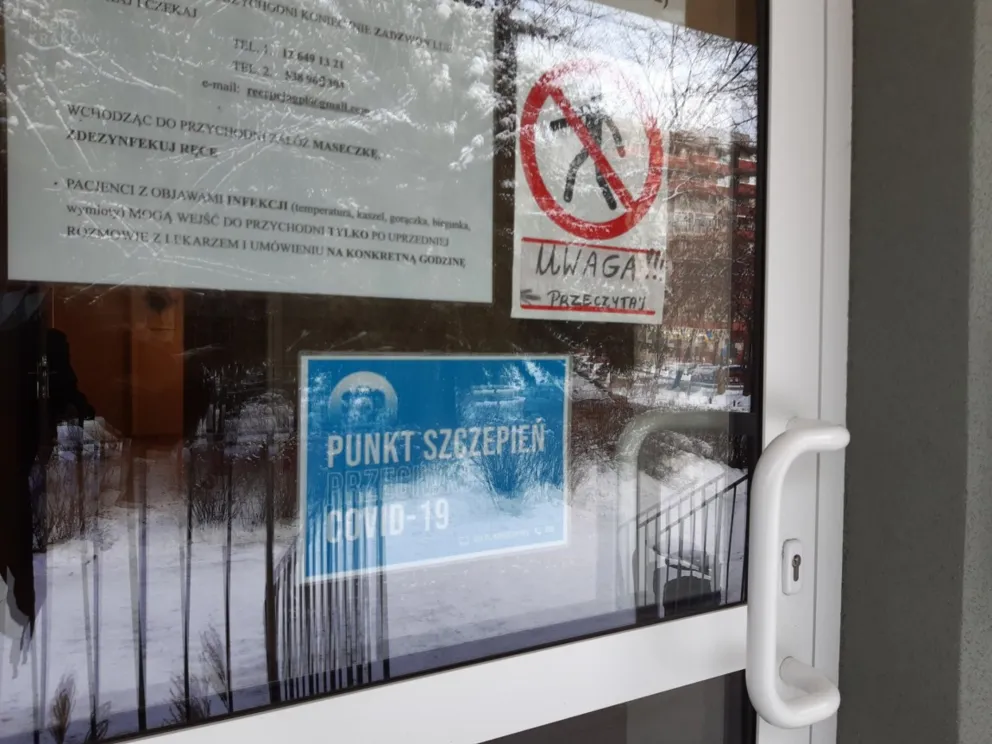 Seniorzy po 80. roku mogą zarejestrować się na szczepienia przeciw Covid-19. Nie wszystkim sie udało