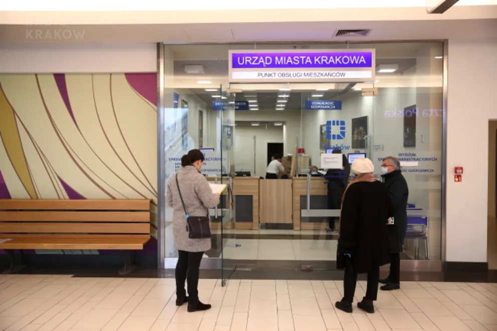 UMK ponownie otwiera punkty obsługi w centrach handlowych