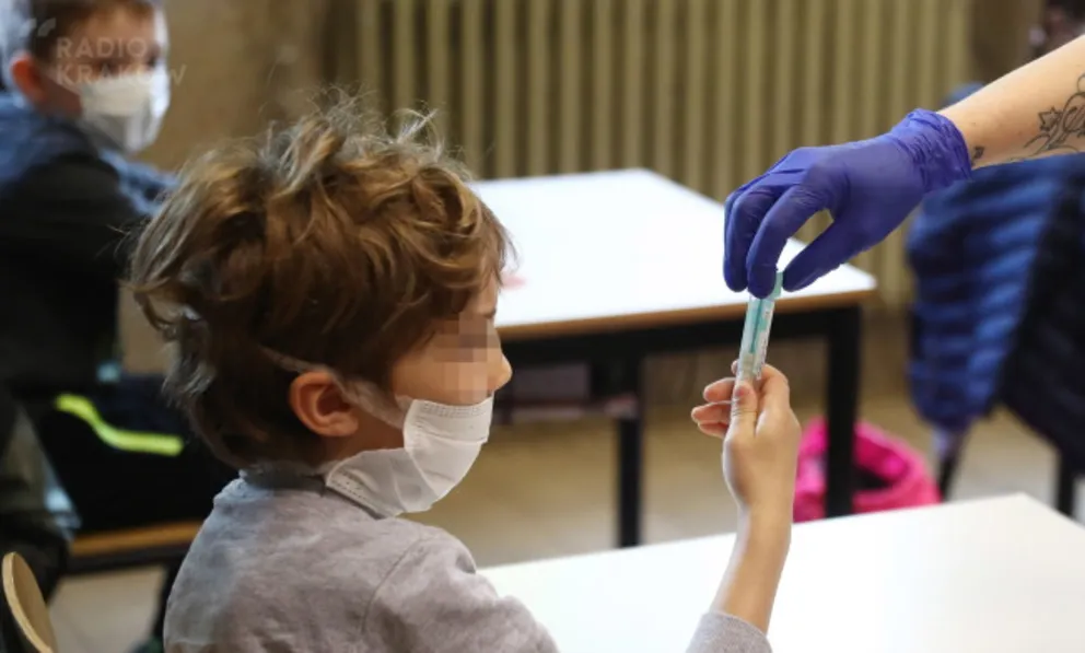 Bioetyk: Problemem moralnym jest zaprzeczenie faktu istnienia koronawirusa