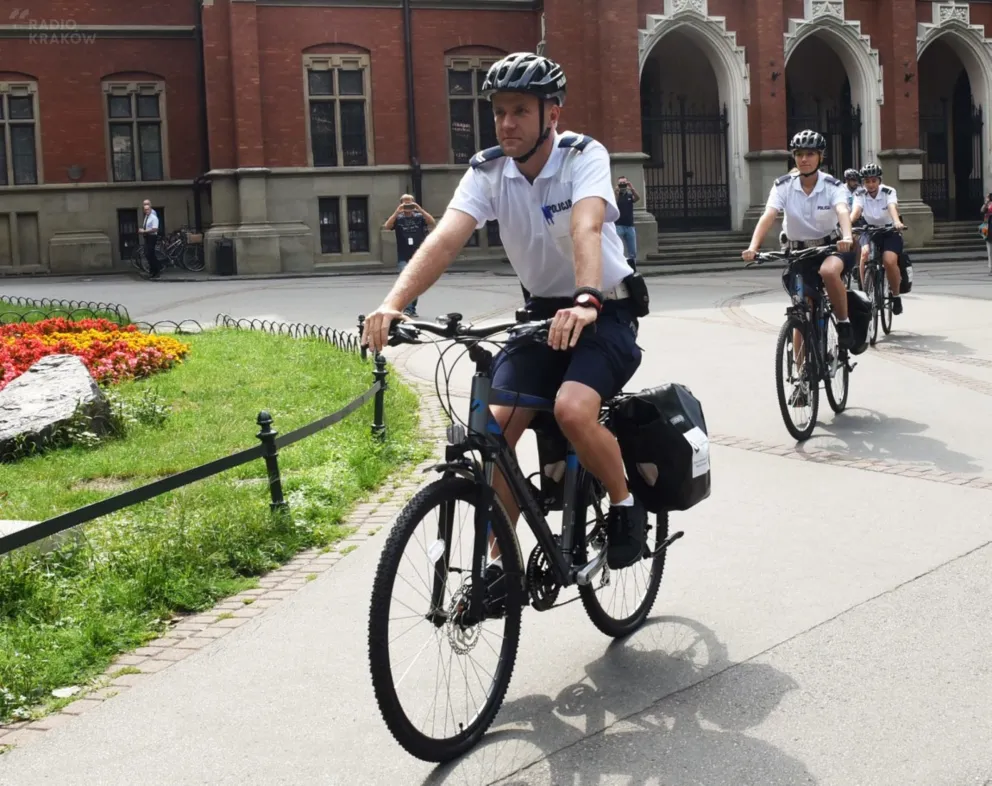 Policjanci na rowerach rozpoczęli służbę