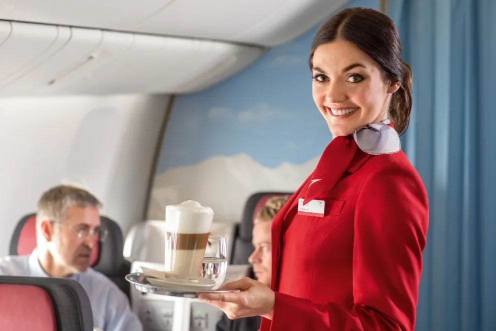Kobiety sukcesu czy podniebne kelnerki - o życiu stewardess