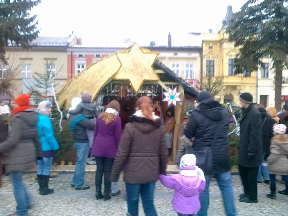 Szopki na rynku w Brzesku. Fot. B. Maziarz