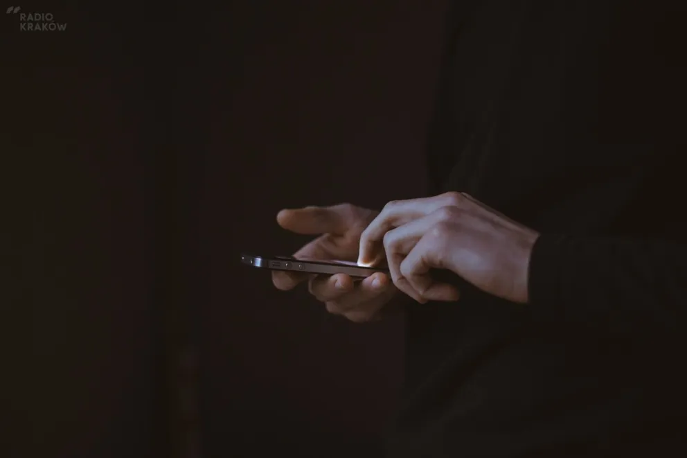 Czy w XXI wieku potrzebny jest jeszcze telefon zaufania?